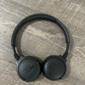 Selling JBL660s for 50 dollars